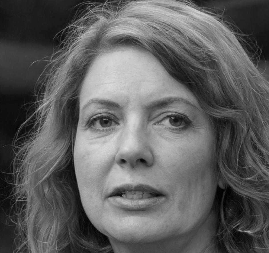 Sarah Williams - Financial Planning Expert